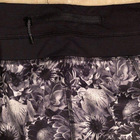 Lululemon floral cropped leggings - Picture 6 of 9